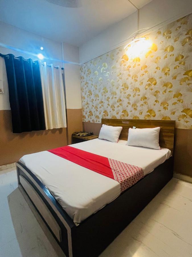 Hotel Royal Lodging Phursungi Eksteriør bilde