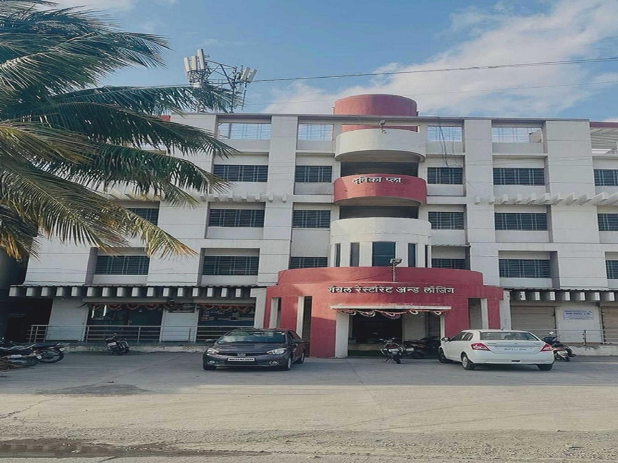 Hotel Royal Lodging Phursungi Eksteriør bilde